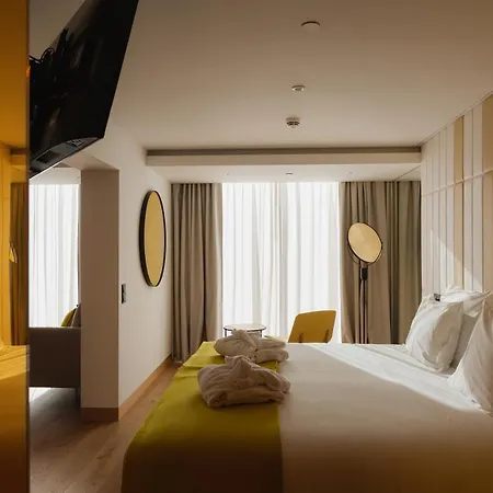 Lumen & The Light Show Otel 4*