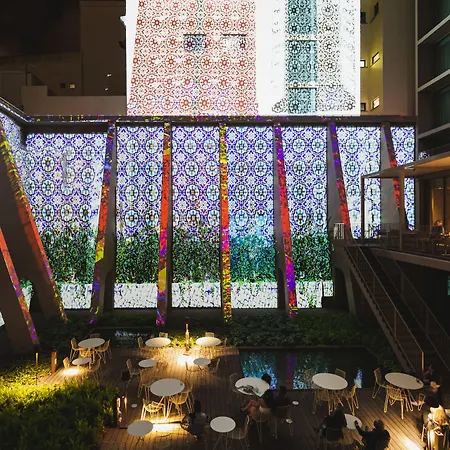 Готель Lumen & The Light Show 4*