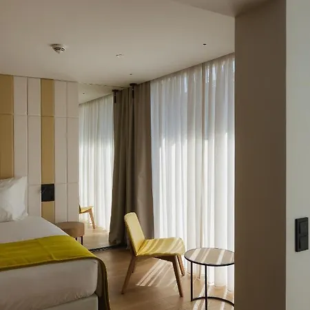 Lumen & The Light Show 4* Lizbona