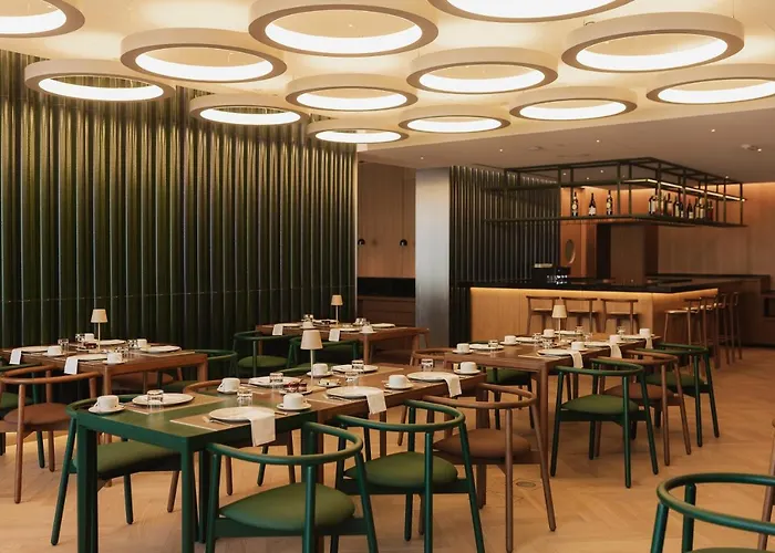 Lumen & The Light Show 4*