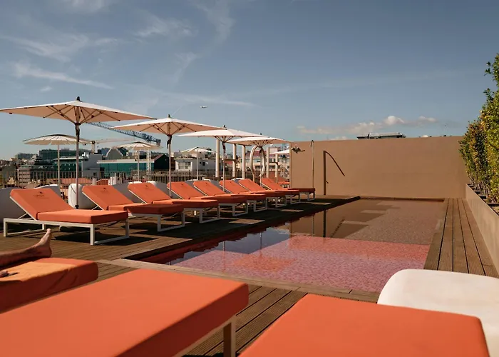 Hotel Lumen & The Light Show 4*